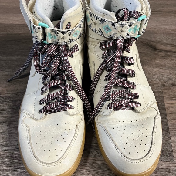 Jordan 1 white - Picture 5 of 9